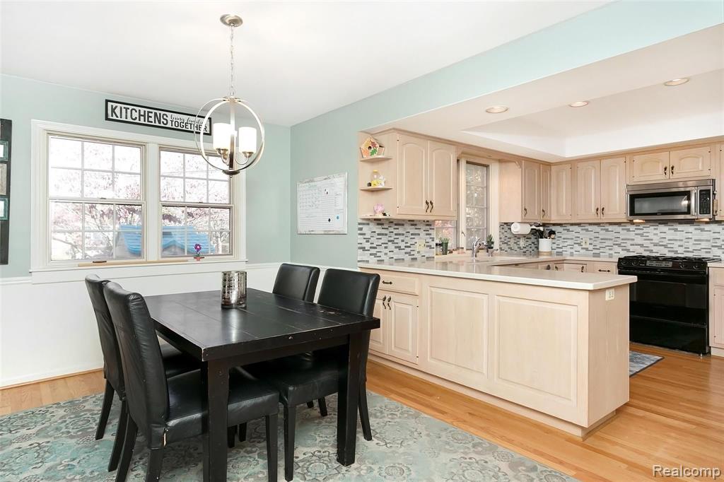 660 Cook Road Grosse Pointe Woods, MI 48236 - Photo 22 of 49