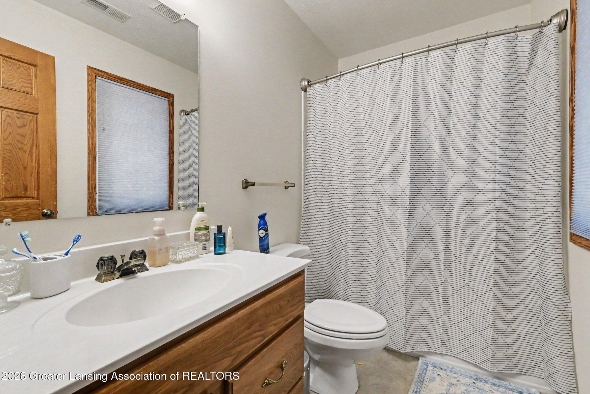 1011 Sheldon Row Charlotte, MI 48813 - Photo 18 of 24 file_4566