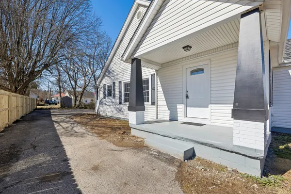 $299,900 | 114 Oak Street, McMinnville, TN 37110