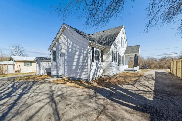 $299,900 | 114 Oak Street, McMinnville, TN 37110