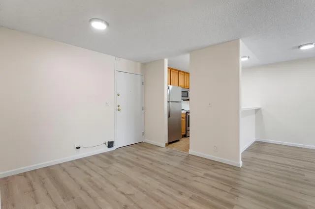$325,000 | 288 Whitmore Street, Unit 215, Oakland, CA 94611