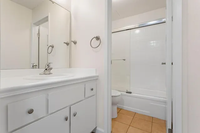 $325,000 | 288 Whitmore Street, Unit 215, Oakland, CA 94611