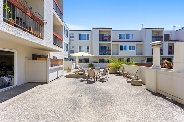 $325,000 | 288 Whitmore Street, Unit 215, Oakland, CA 94611