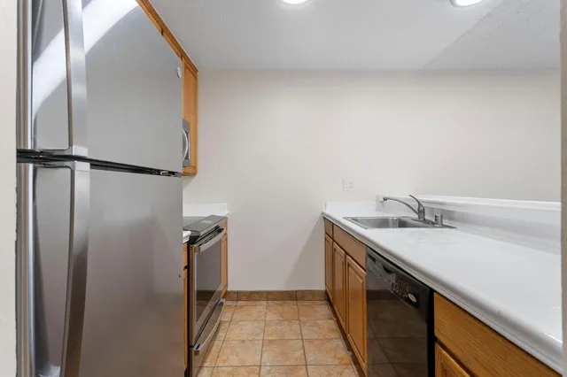 $325,000 | 288 Whitmore Street, Unit 215, Oakland, CA 94611