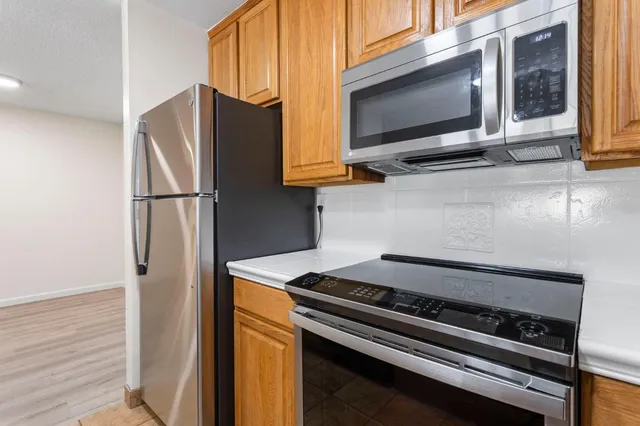 $325,000 | 288 Whitmore Street, Unit 215, Oakland, CA 94611