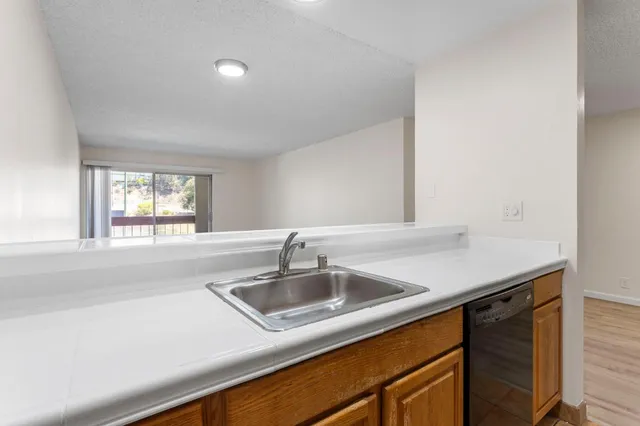$325,000 | 288 Whitmore Street, Unit 215, Oakland, CA 94611