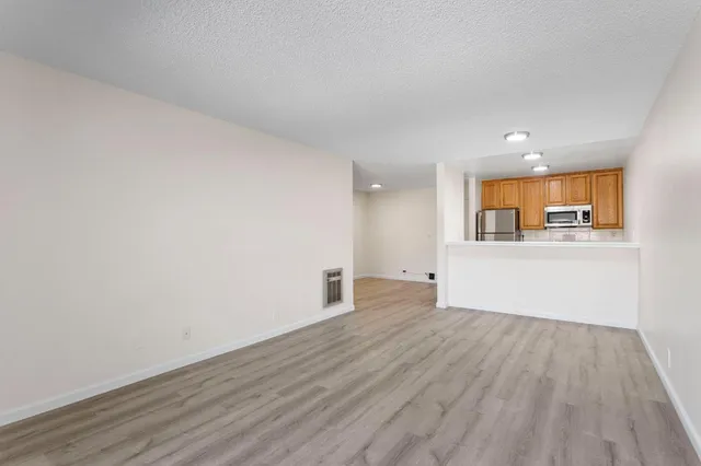 $325,000 | 288 Whitmore Street, Unit 215, Oakland, CA 94611