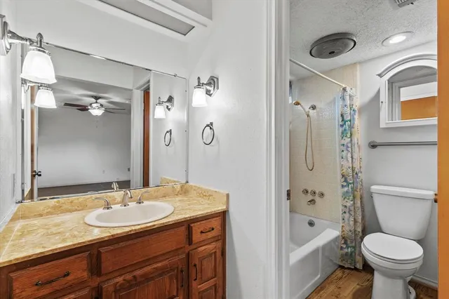 $290,000 | 416 Newcastle Drive, DeSoto, TX 75115