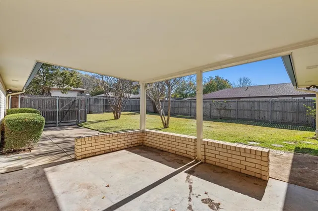 $290,000 | 416 Newcastle Drive, DeSoto, TX 75115