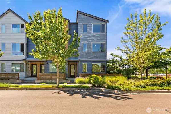 $628,000 | 32675 Madrona Avenue Southeast, Black Diamond, WA 98010