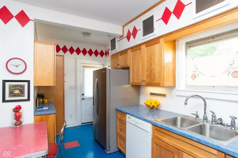 $325,000 | 66 Johnson Avenue, Indianapolis, IN 46219