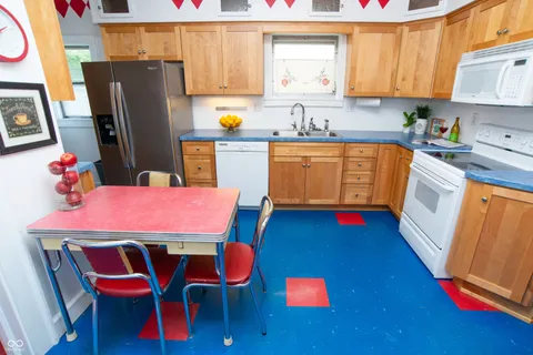 $325,000 | 66 Johnson Avenue, Indianapolis, IN 46219