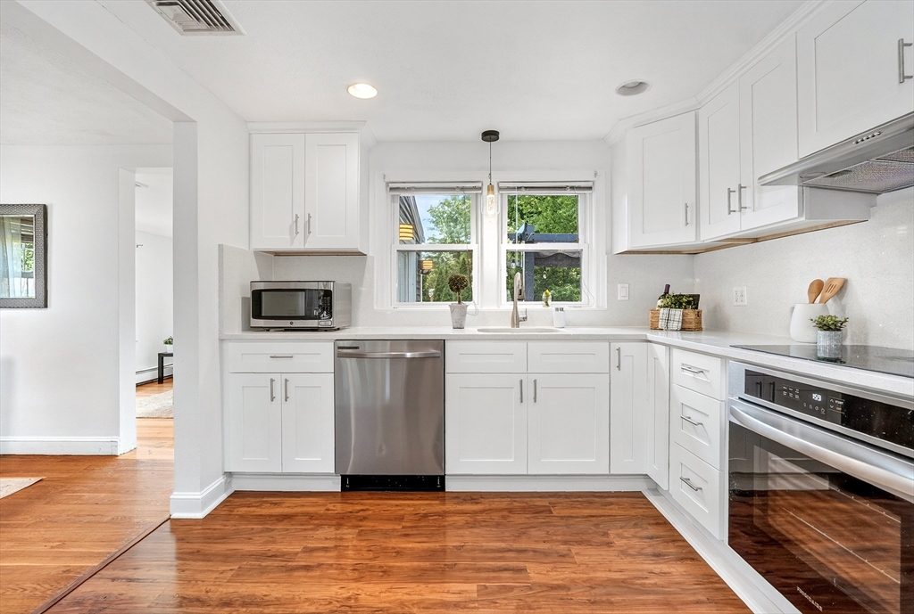 46 Windsor Road Stoneham, MA 02180 - Photo 11 of 42