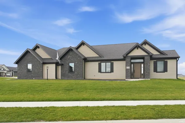 $560,000 | 2088 Seward Lake Pass, Fort Wayne, IN 46814