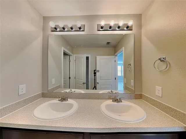 $2,689 | Undisclosed Address, Palmetto, FL 34221