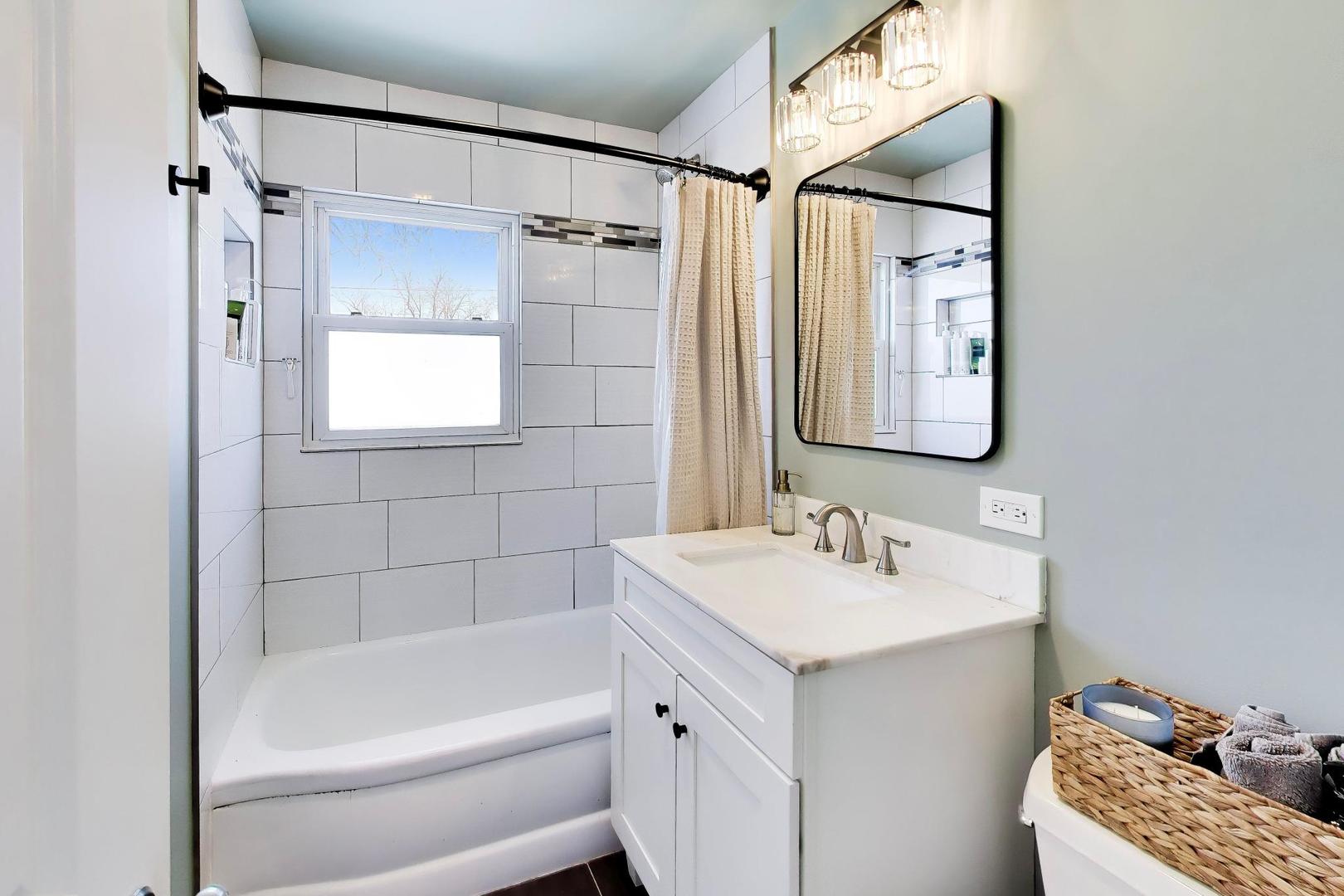 315 South Morgan Avenue Wheaton, IL 60187 - Photo 17 of 23