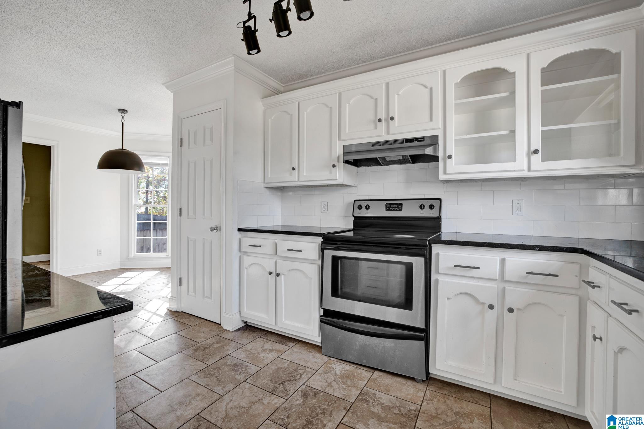 3825 South Shades Crest Road Hoover, AL 35244 - Photo 12 of 23