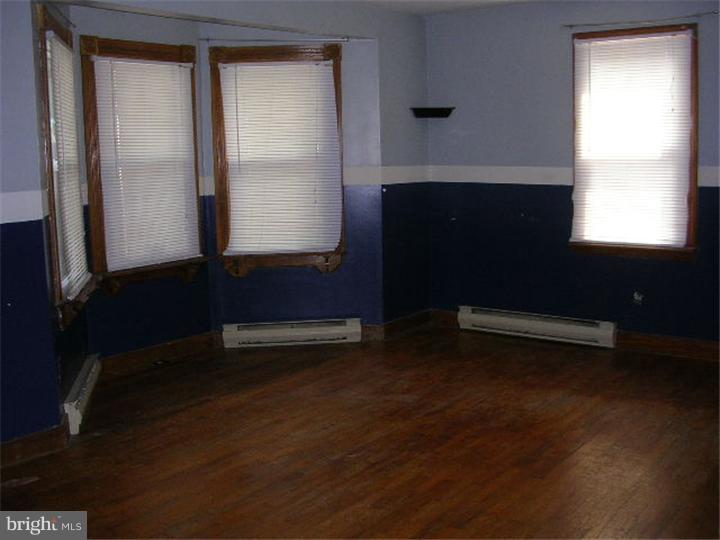 60 Mitscher Road Dover, DE 19901 - Photo 2 of 25 Living Room