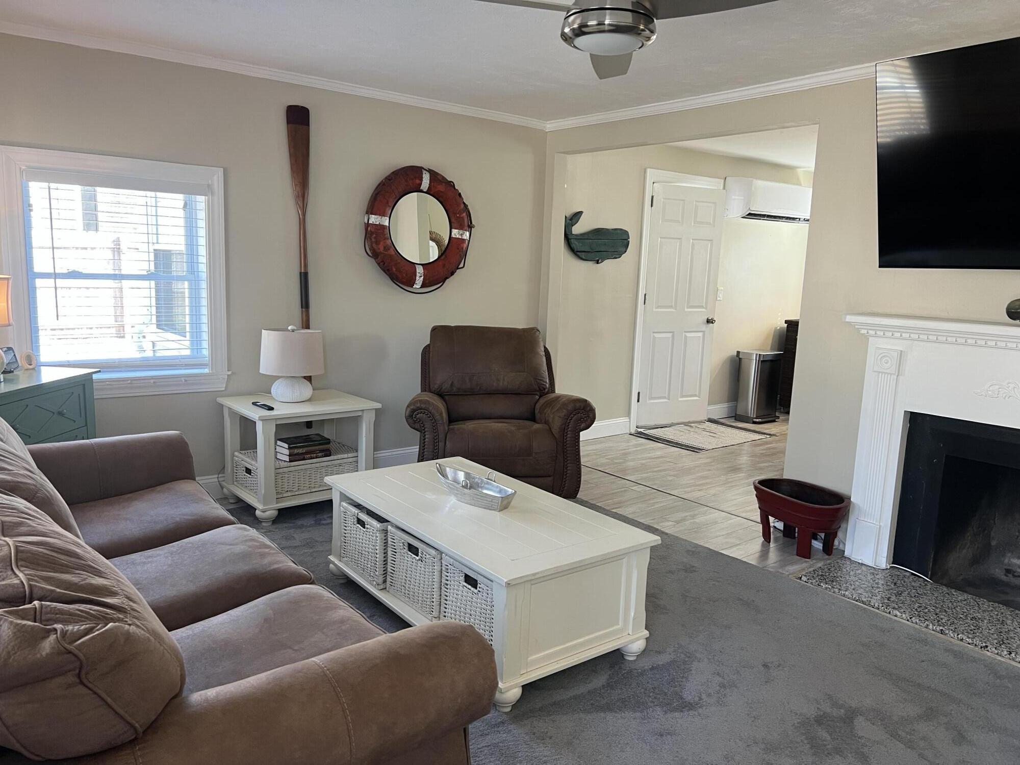 16 Elton Road West Yarmouth, MA 02673 - Photo 13 of 37 Elton Another Liv room
