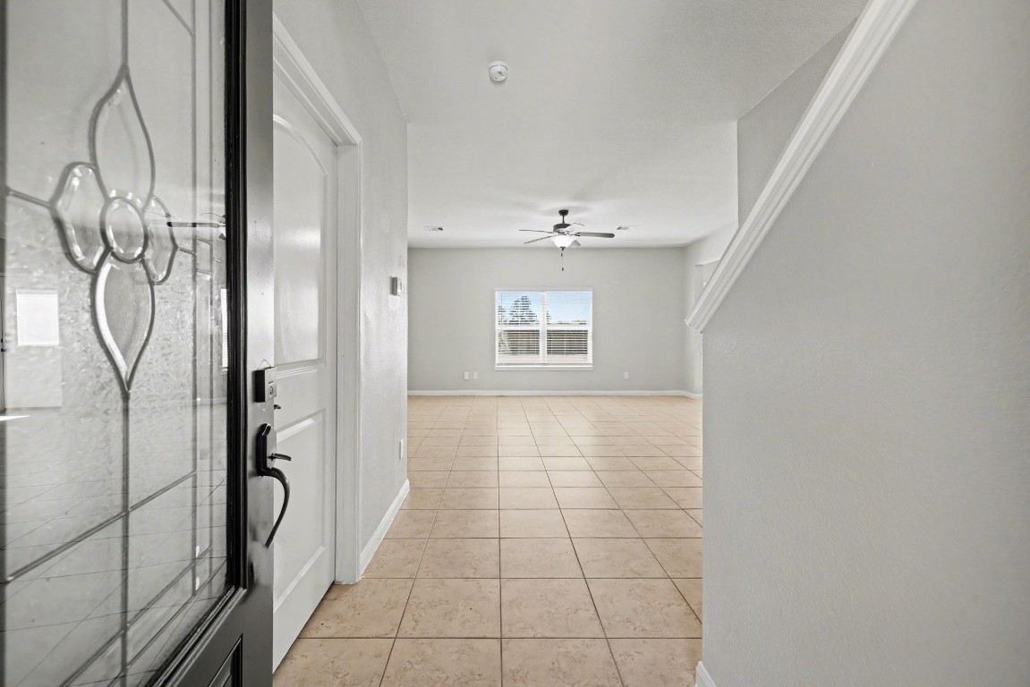 7722 Boulder Sunstone Lane Conroe, TX 77304 - Photo 5 of 25 a view of an empty room