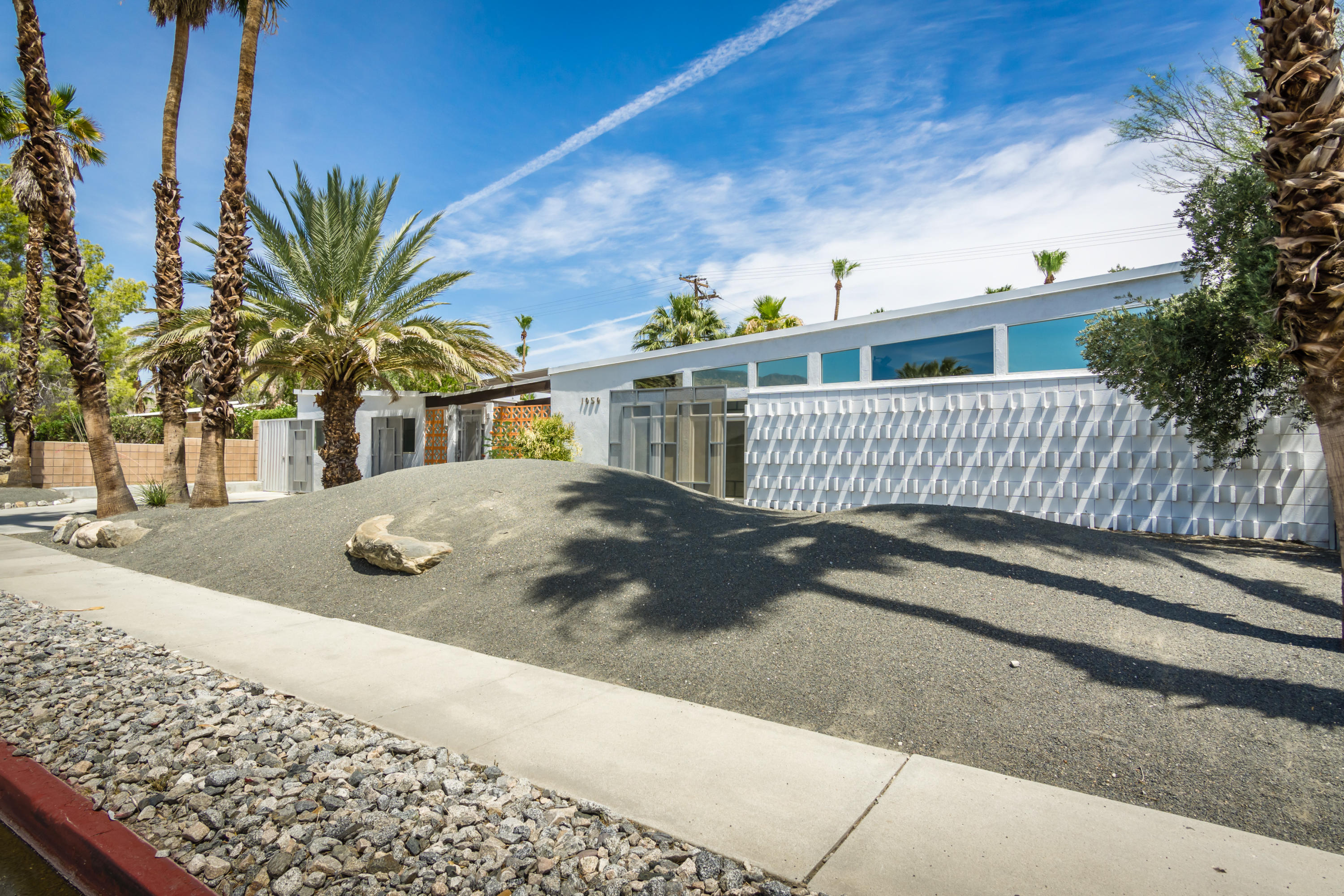 1050 East Racquet Club Road Palm Springs, CA 92262 - Photo 1 of 39 1050_E_Racquet_Club_PS_PRINT_1