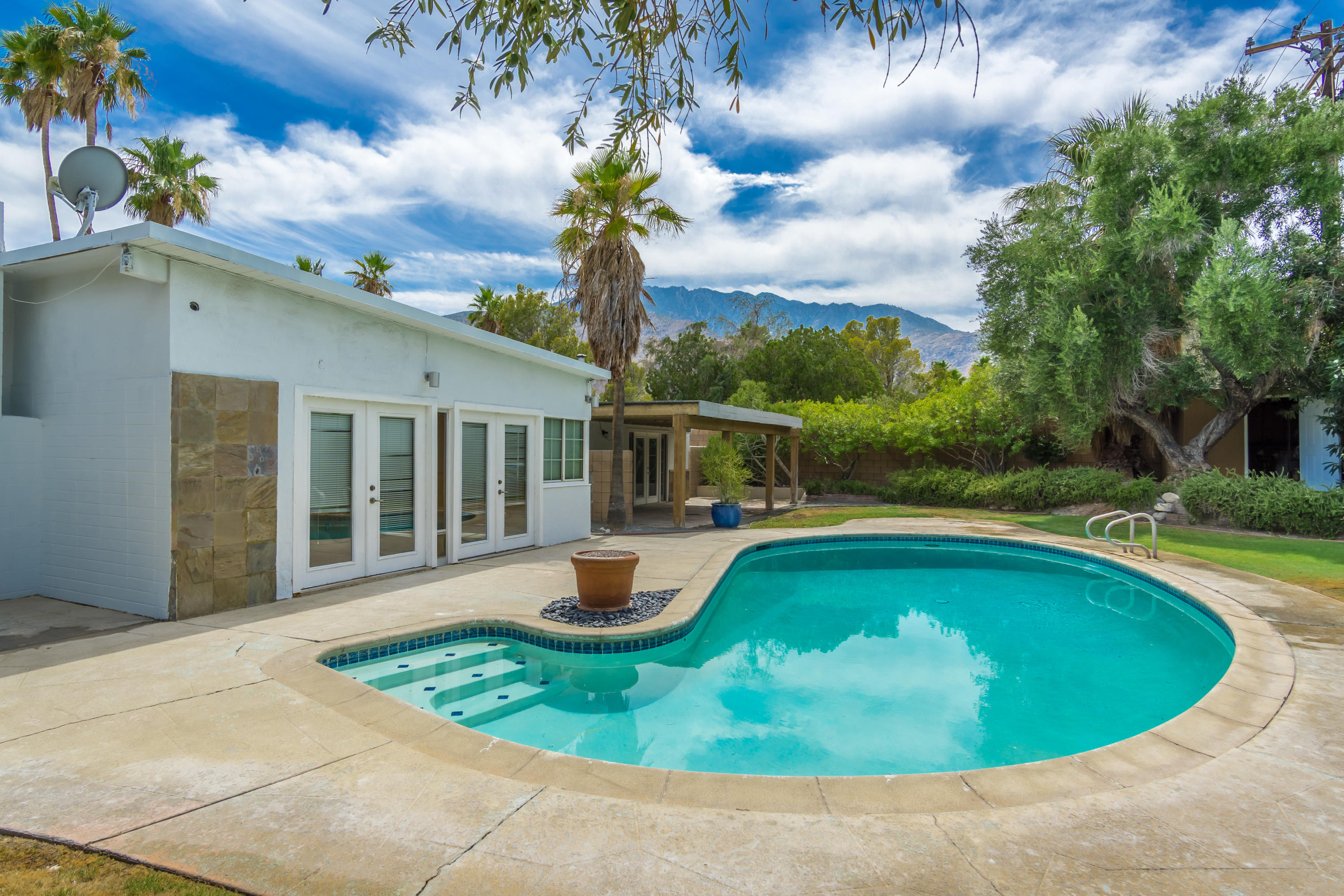 1050 East Racquet Club Road Palm Springs, CA 92262 - Photo 23 of 39 1050_E_Racquet_Club_PS_PRINT_24