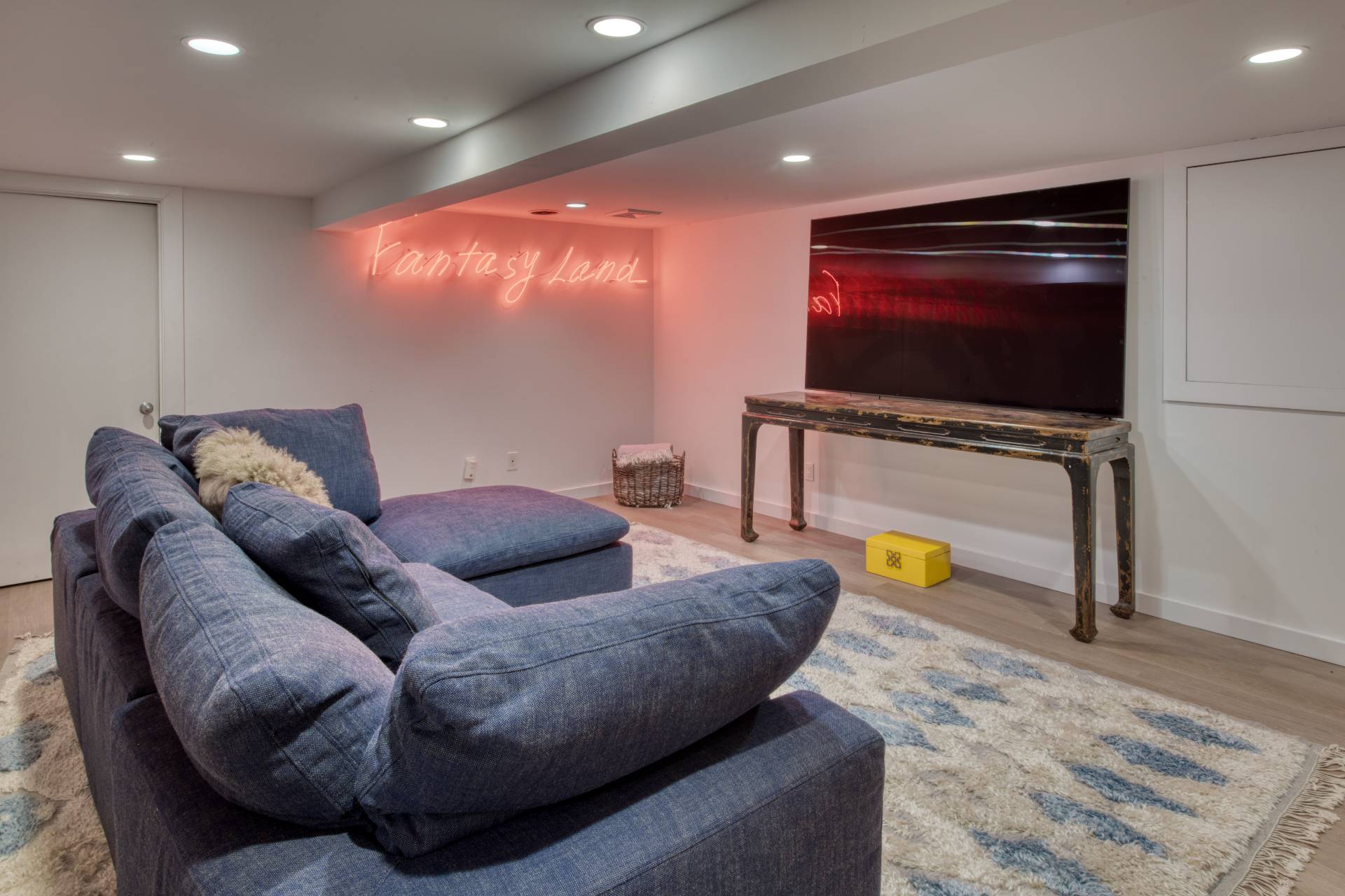 18 Sound View Drive Sag Harbor, NY 11963 - Photo 21 of 28 a living room with furniture and a flat screen tv