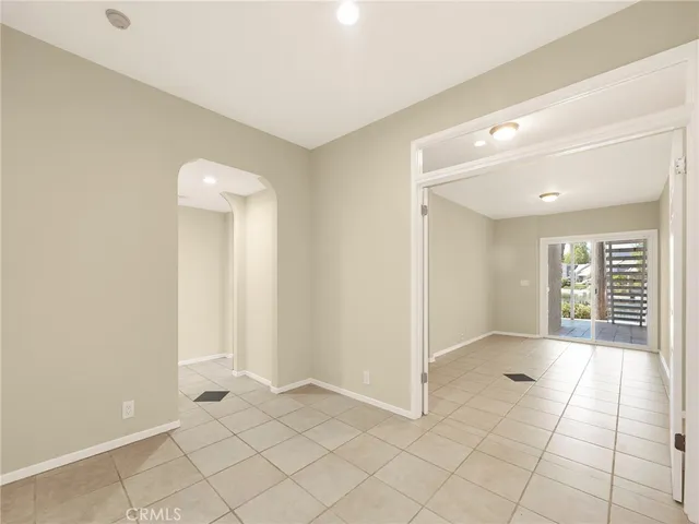 $7,200 | 23324 Park Sorrento, Calabasas, CA 91302