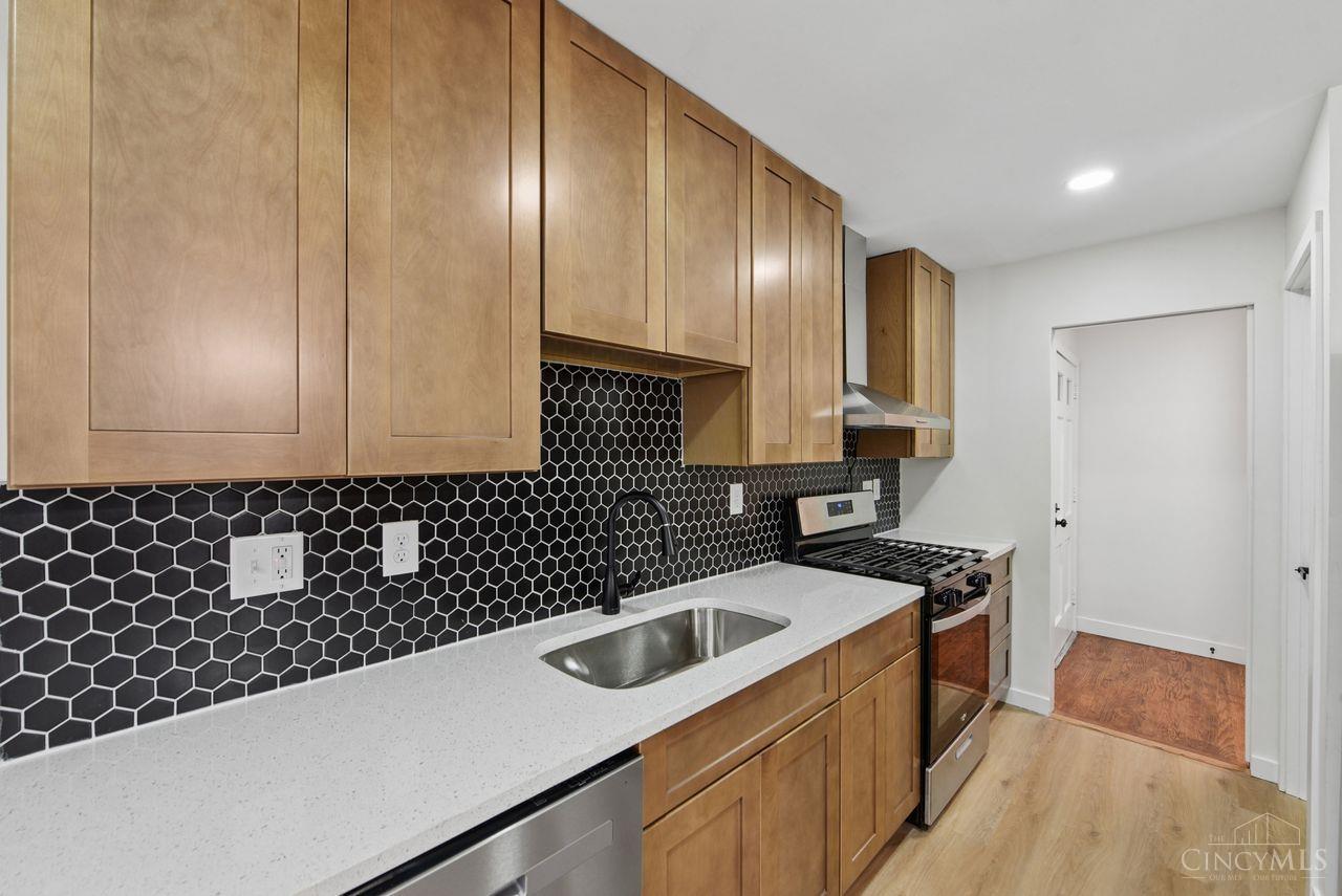 357 Meadowcrest Road Cincinnati, OH 45231 - Photo 16 of 61