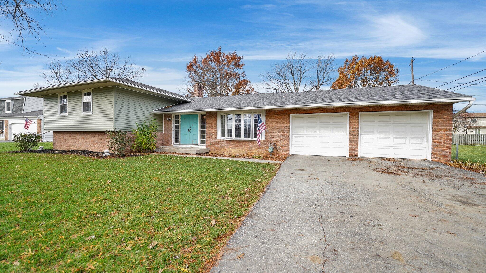 5864 Effingham Road Columbus, OH 43213 - Photo 1 of 65 0-5864-eff