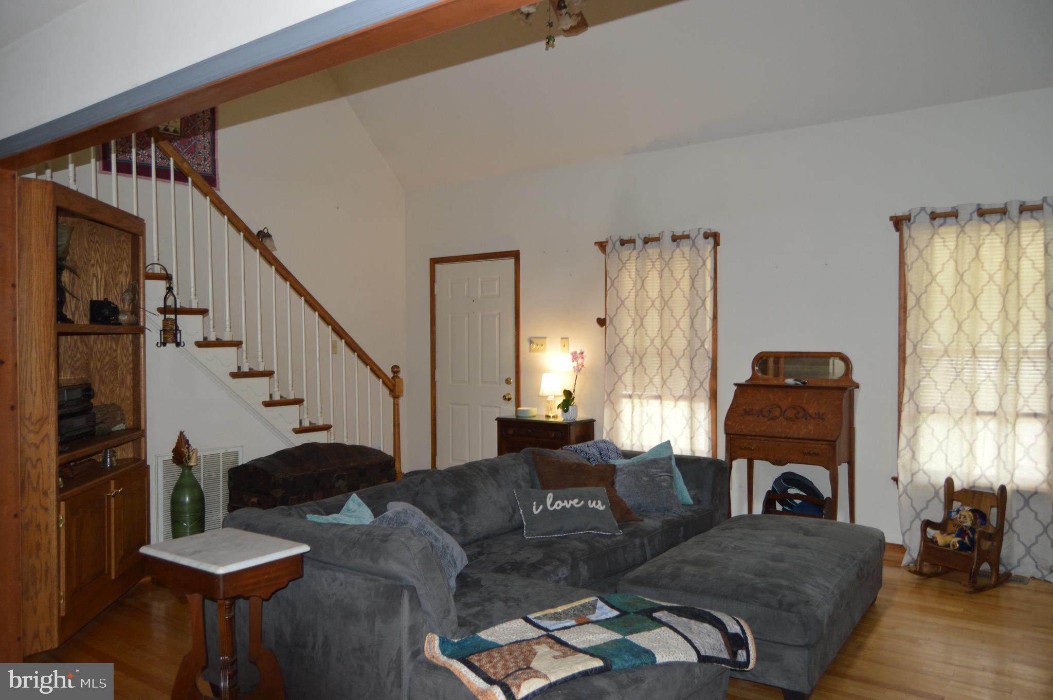 26316 Old Pitts Road Ruther Glen, VA 22546 - Photo 12 of 30 Living room