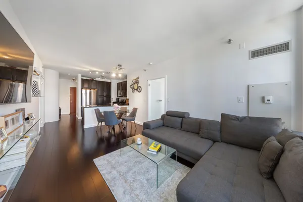 $319,000 | 1255 South State Street, Unit 1101, Chicago, IL 60605