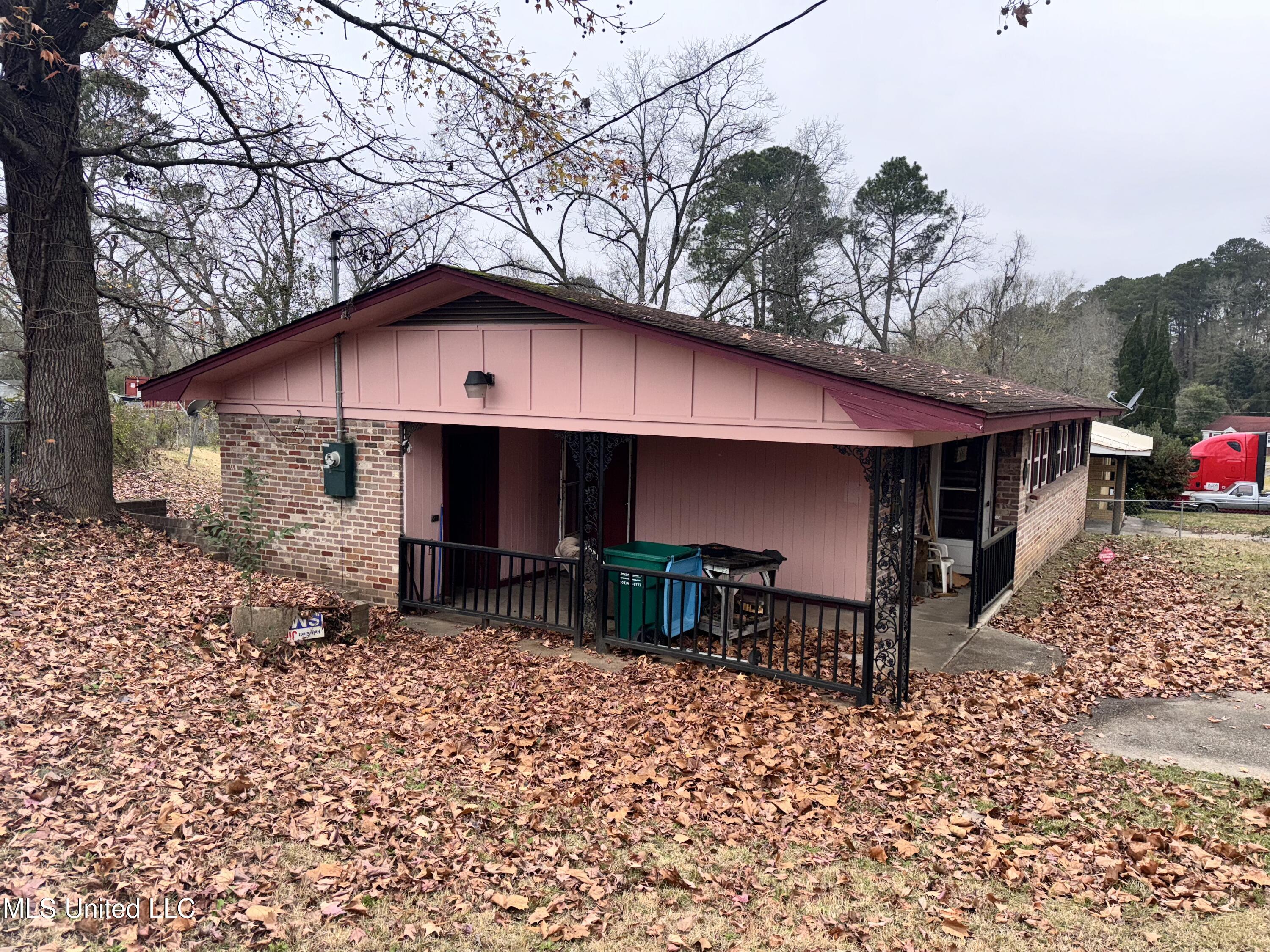 3603 Royal Road Meridian, MS 39307 - Photo 8 of 9 Sideview