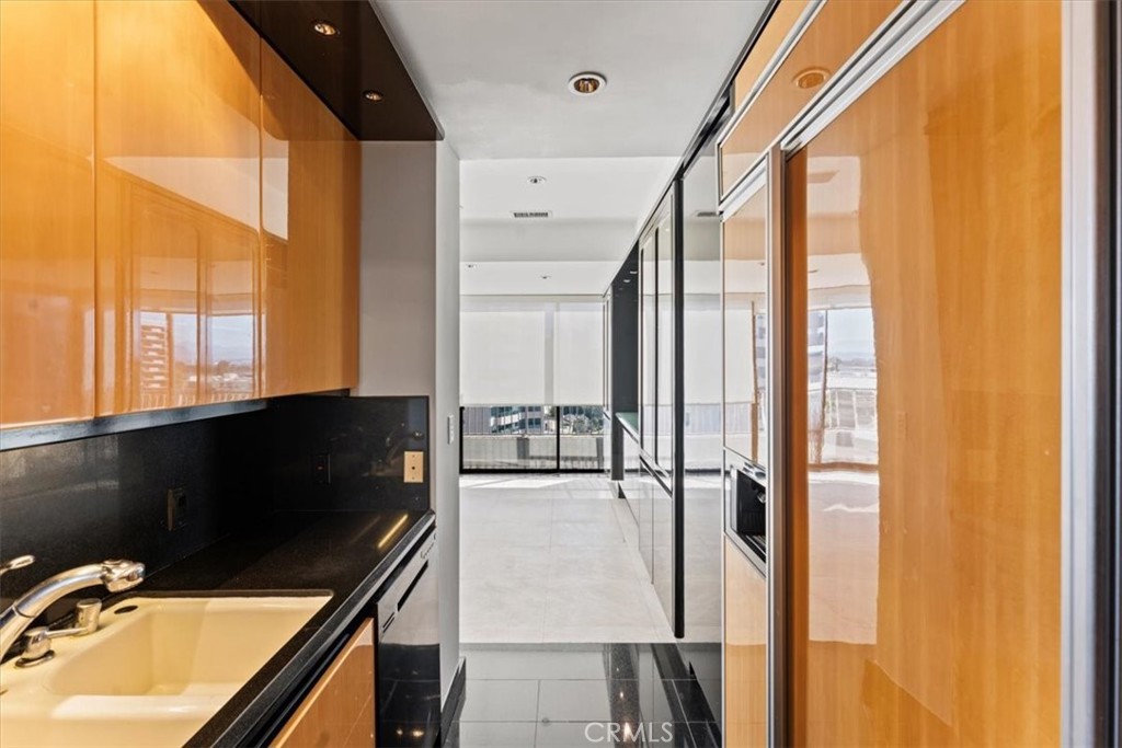 10501 Wilshire Boulevard, Unit 1103 Los Angeles, CA 90024 - Photo 11 of 34 a view of a living room
