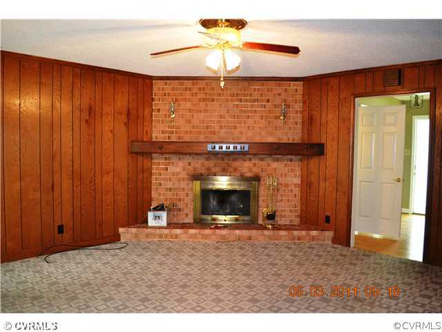 9330 Brundidge Road Richmond, VA 23236 - Photo 7 of 12 Den/Family/Great Room