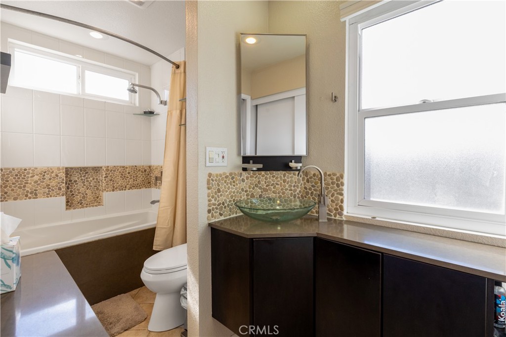 6471 Caledon Place Rancho Cucamonga, CA 91737 - Photo 15 of 42 Master Bathroom