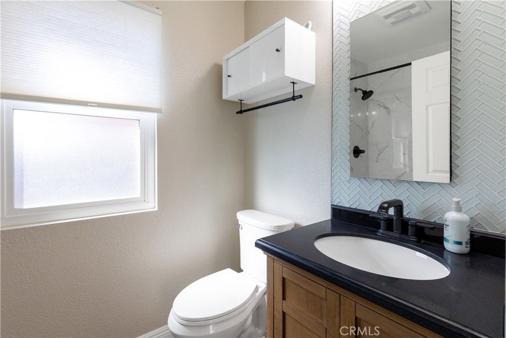 6471 Caledon Place Rancho Cucamonga, CA 91737 - Photo 20 of 42 2nd downstairs bathroom