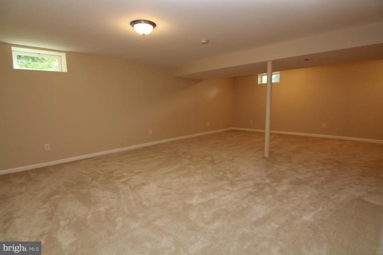 2038 Rolling Rd. Windsor Mill, MD 21244 - Photo 14 of 16