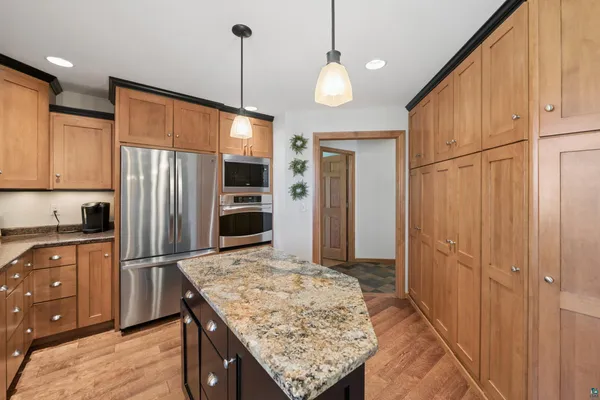 $589,000 | 3113 Golf Course Road, Ashland, WI 54806