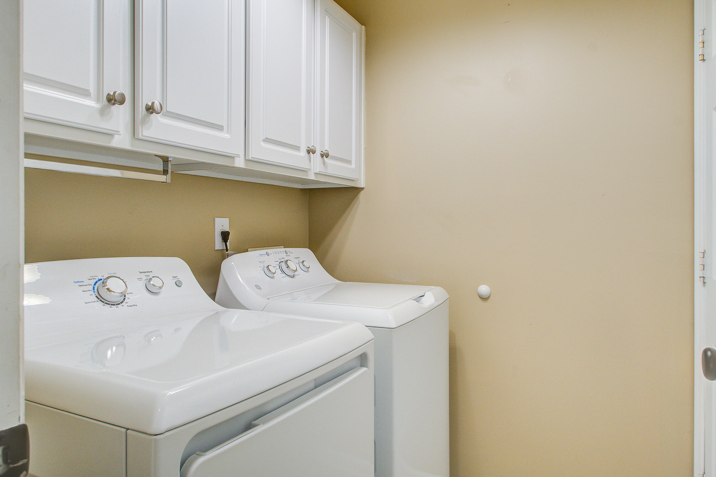 1462 Clarendon Way Mount Pleasant, SC 29466 - Photo 20 of 39 Laundry