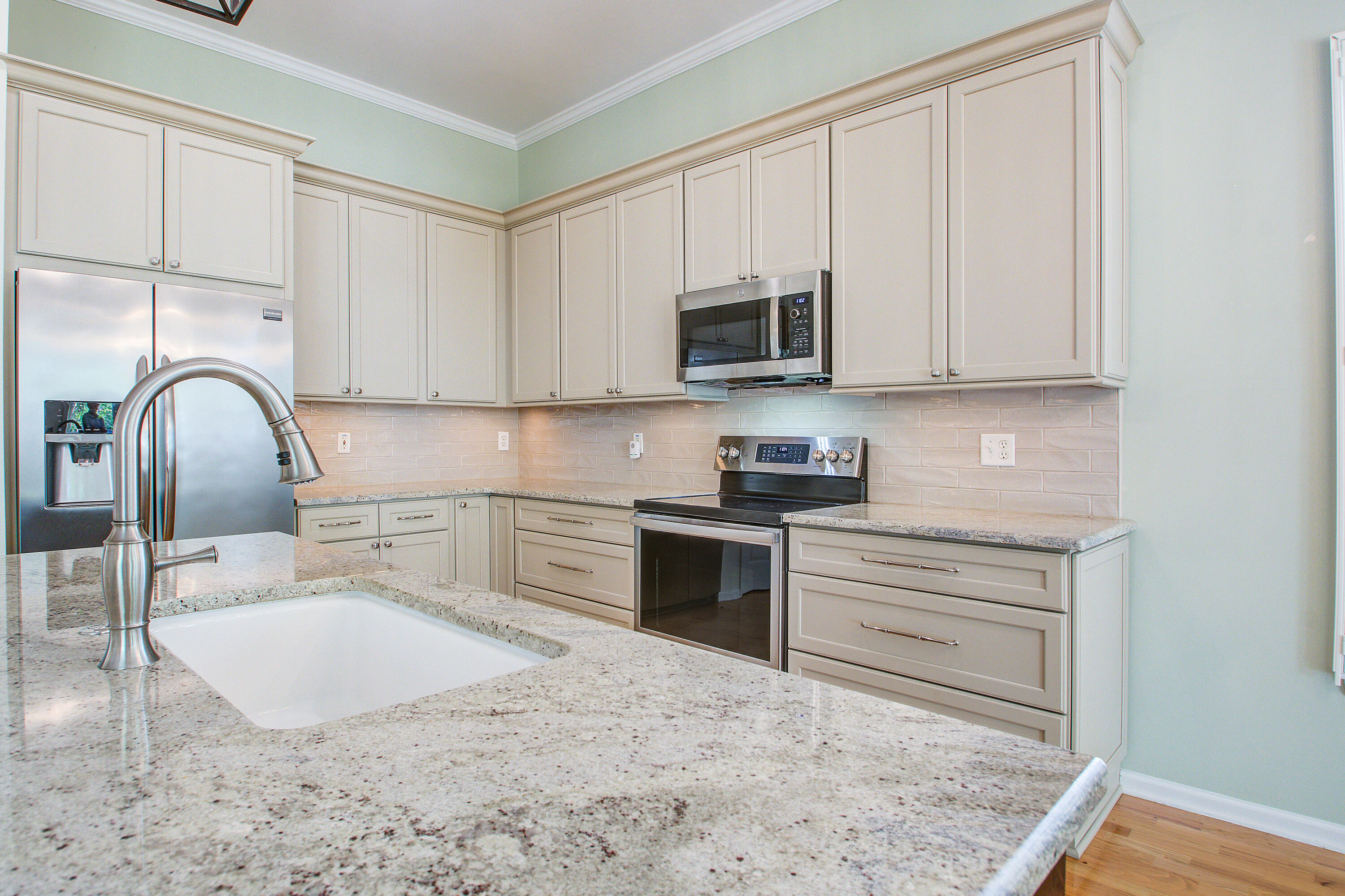 1462 Clarendon Way Mount Pleasant, SC 29466 - Photo 8 of 39 Kitchen