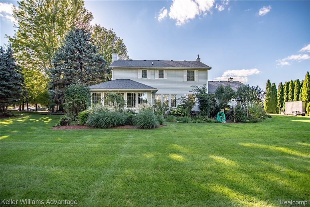 7675 Wellington Road Brighton, MI 48116 - Photo 2 of 49 2.jpg