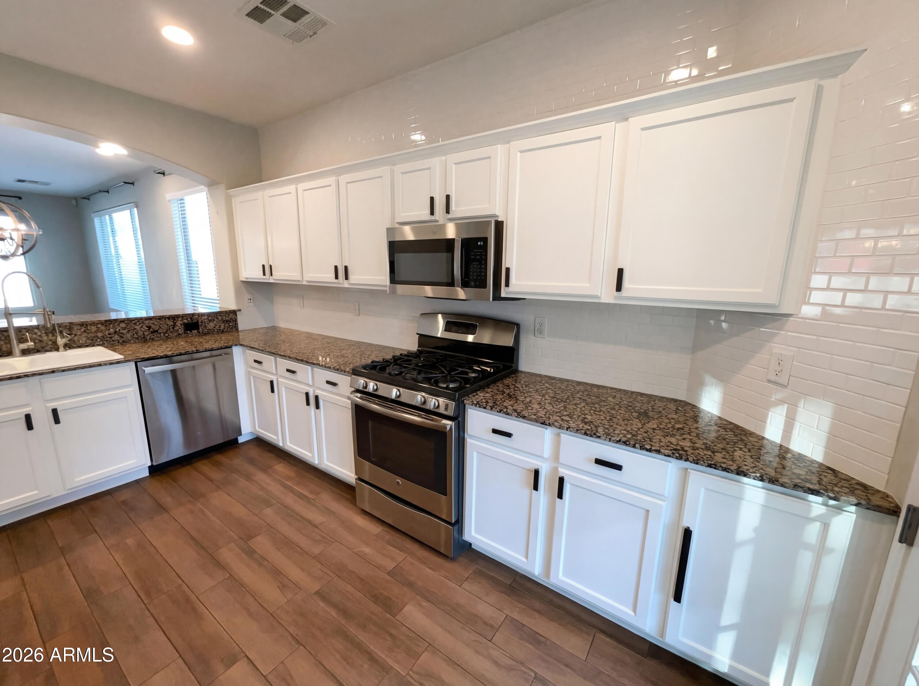 4384 East Page Avenue Gilbert, AZ 85234 - Photo 9 of 26 listing_7