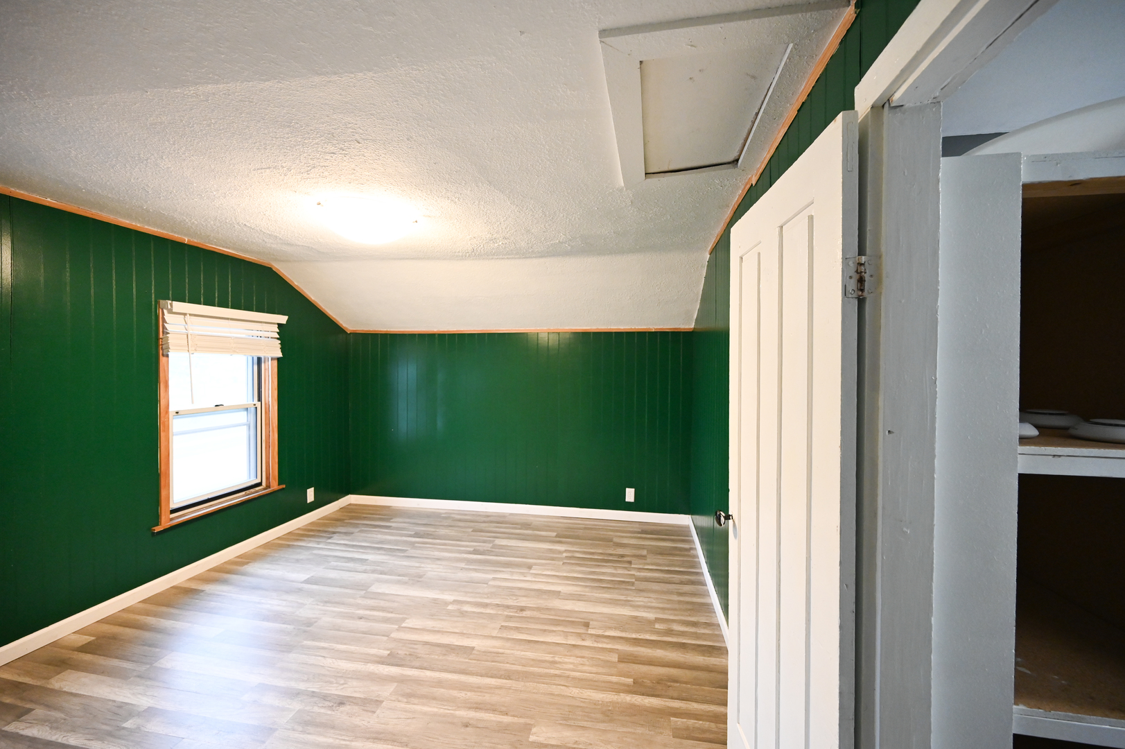 219 South 7th Street DeKalb, IL 60115 - Photo 26 of 30 a view of a room that has a window in it