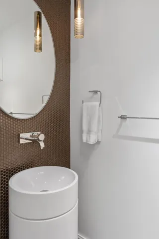 a view of a house with entertaining space