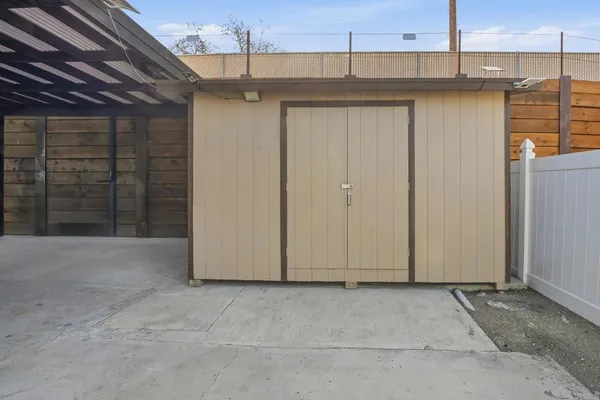 a view of a garage