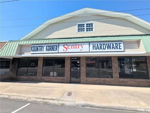 $2,400 | 12 South Main Street, Denton, NC 27239