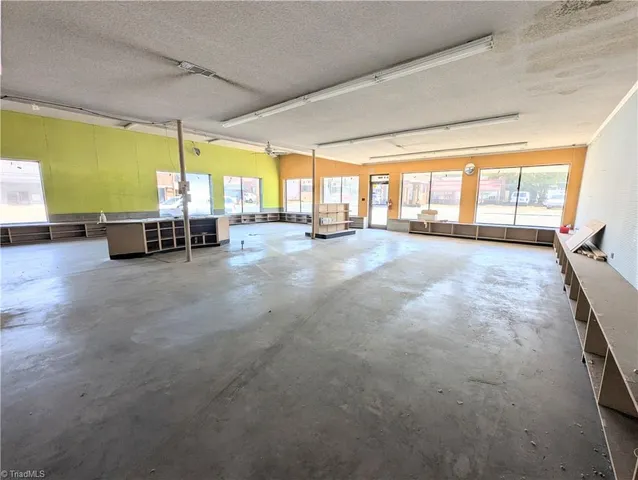 $2,400 | 12 South Main Street, Denton, NC 27239