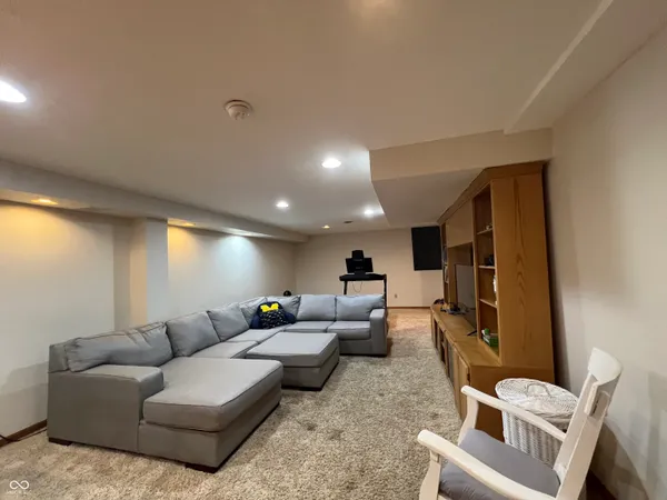 $449,900 | 226 Lakeshore Drive, Batesville, IN 47006