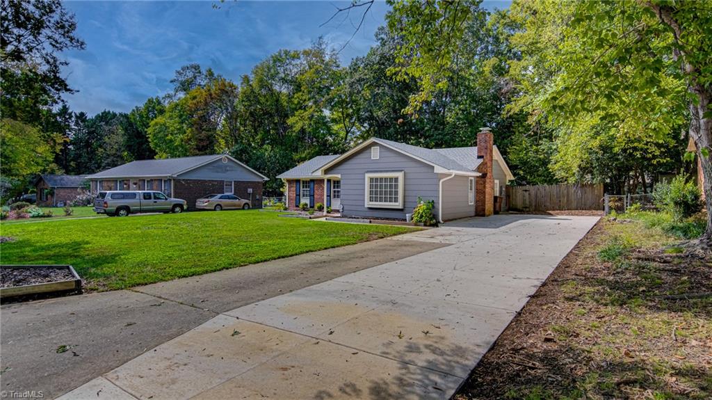 5111 Cheviot Road Greensboro, NC 27455 - Photo 5 of 31